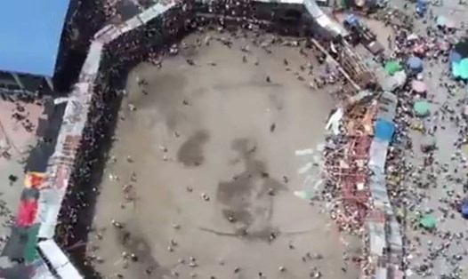 Sập sân vận động ở Colombia khiến hàng chục người thương vong. Ảnh chụp màn hình