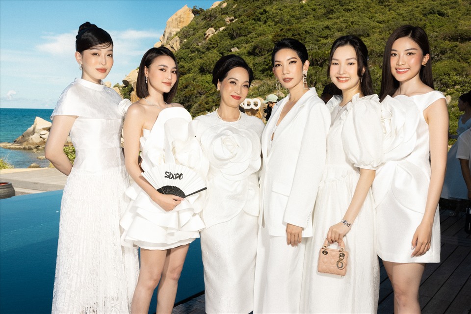 Dàn sao Việt đình đám háo hức hội tụ trong show thời trang của nhà thiết kế Đỗ Mạnh Cường. Ảnh: AT Anh Tuấn