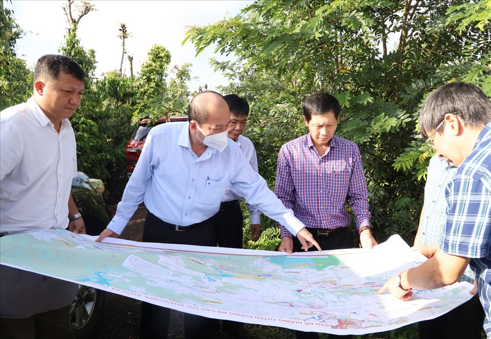 Lãnh đạo tỉnh Đắk Lắk khảo sát thực địa dự án cao tốc đi Khánh Hoà