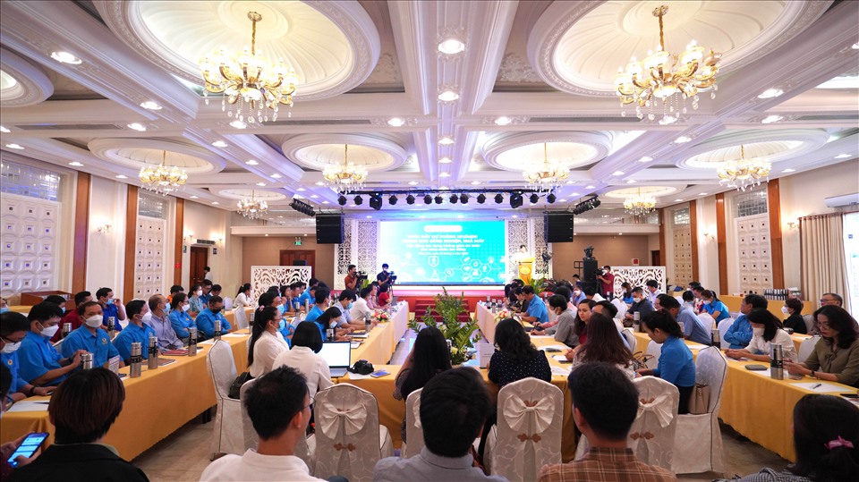 Hội thảo thúc đẩy dự phòng HIV/AIDS trong khu công nghiệp, nhà máy và vận động tạo dựng không gian an toàn cho công nhân. Ảnh: Ban tổ chức