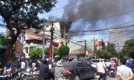 Vụ cháy xảy ra tại cửa hàng Phương Mai (TP.Phủ Lý, tỉnh Hà Nam). Ảnh: T.C