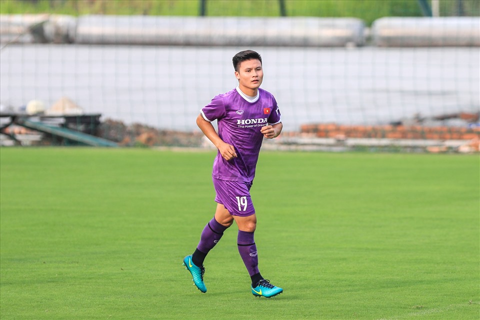 Quang Hải chỉ nhận nửa tháng lương đầu tiên ở đội bóng mới