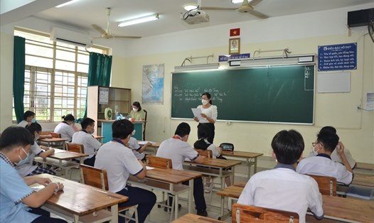 Tại Kỳ thi tuyển sinh lớp 10 ở TPHCM, có hơn 45% thí sinh có điểm môn Toán, Tiếng Anh dưới 5. Ảnh: Huyên Nguyễn