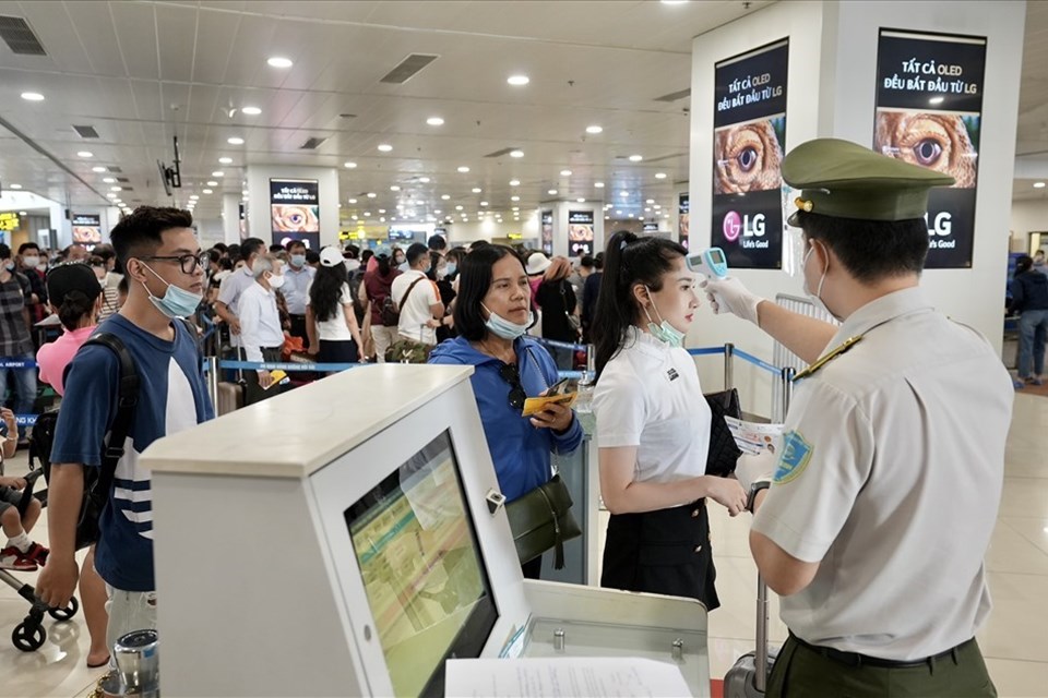 Nhịp sống 24h: Sân bay Nội Bài đang quá tải Nhịp sống 24h: Sân bay Nội Bài đang quá tải