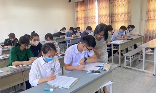 Học sinh Trường THPT Đông Triều (Quảng Ninh) trong giờ ôn tập. Ảnh: NVCC