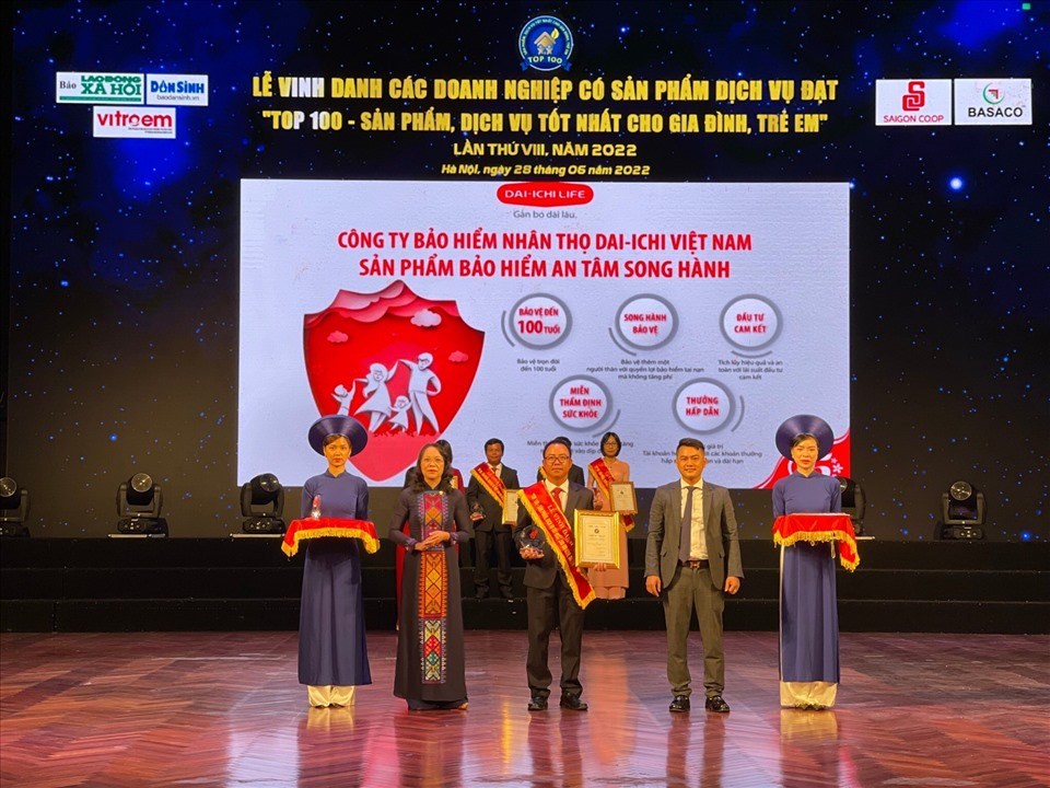 Dai-ichi Life Việt Nam vừa được vinh danh trong Chương trình “Top 100 - Sản phẩm, Dịch vụ tốt nhất cho Gia đình, Trẻ em” năm 2022