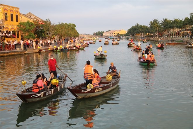 Chấn chỉnh giá dịch vụ ghe bơi ở Hội An