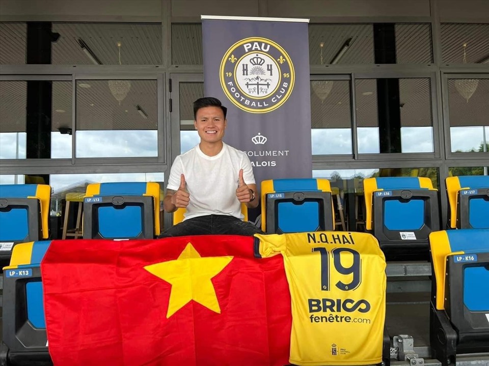 Chia sẻ đầy tự hào của Quang Hải khi khoác áo Pau FC