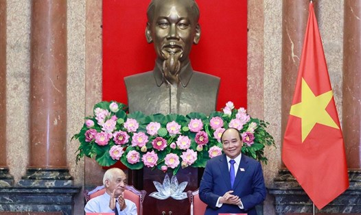 Chủ tịch nước Nguyễn Xuân Phúc phát biểu tại buổi gặp mặt Đoàn đại biểu Hội Khoa học lịch sử Việt Nam. Ảnh: Thống Nhất