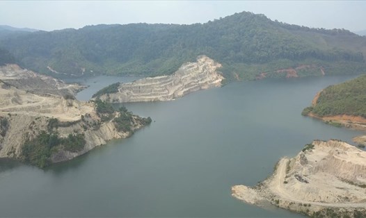 Lòng hồ thủy điện Thượng Kon Tum - nơi được cho là nguyên nhân gây ra động đất kích thích do tích nước. Ảnh T.T