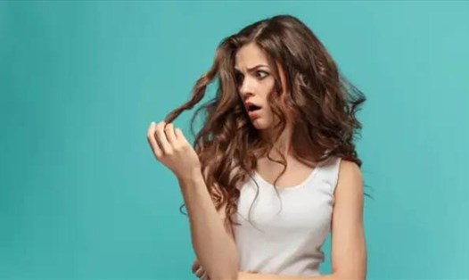 Bạn cần phải chăm sóc, bảo vệ tóc, ngăn ngừa tóc hư tổn do ánh nắng mùa hè. Ảnh: Shutterstock