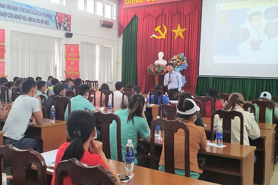 Quang cảnh buổi tập huấn công tác An toàn vệ sinh lao động năm 2022 tại Công đoàn các khu công nghiệp Bà Rịa - Vũng Tàu. Ảnh: LĐLĐ