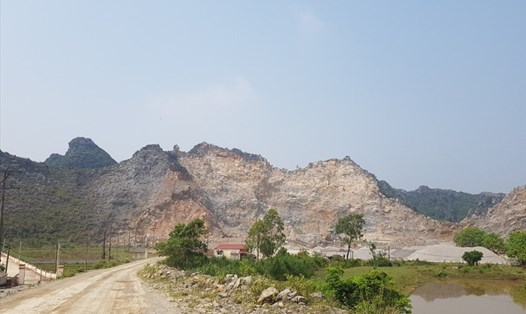 Mỏ khai thác đá Núi Bảng của Công ty TNHH Đầu tư phát triển Xuân Hiếu (tại xã Yên Lâm, huyện Yên Mô, Ninh Bình). Ảnh: NT