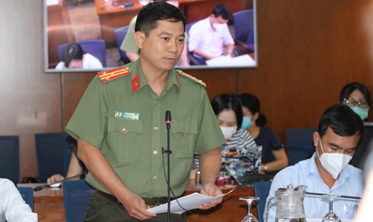 Thượng tá Lê Mạnh Hà thông tin về tiêu cực trong làm căn cước công dân tại họp báo cung cấp thông tin về tình hình dịch COVID-19 và khôi phục kinh tế của TPHCM. Ảnh: Thành Nhân