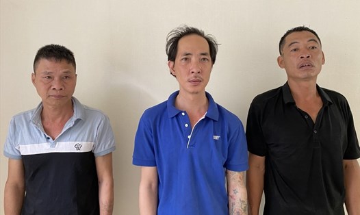 3 đối tượng Hoàng Văn Thống, Trần Anh Tú, Vũ Văn Cương bị bắt vì hành vi tàng trữ trái phép chất ma túy. Ảnh: CTV.