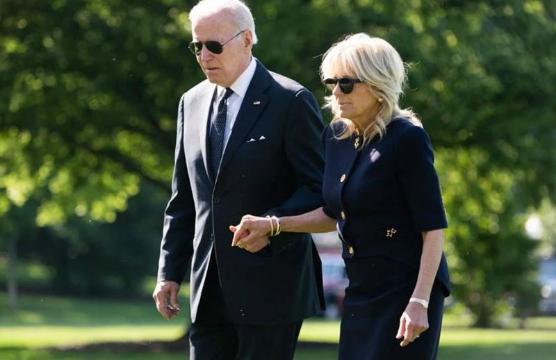 President Biden and his wife evacuated because a strange plane entered