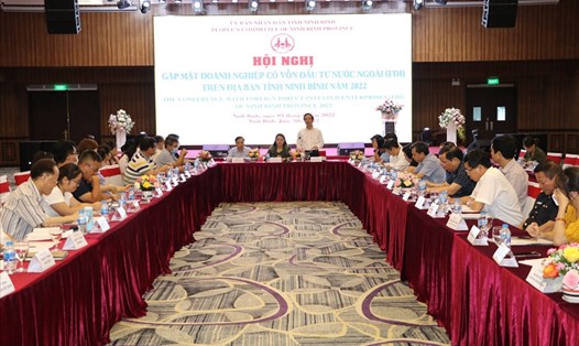 UBND tỉnh Ninh Bình đã tổ chức hội nghị gặp mặt doanh nghiệp có vốn đầu tư nước ngoài trên địa bàn tỉnh. Ảnh: NT
