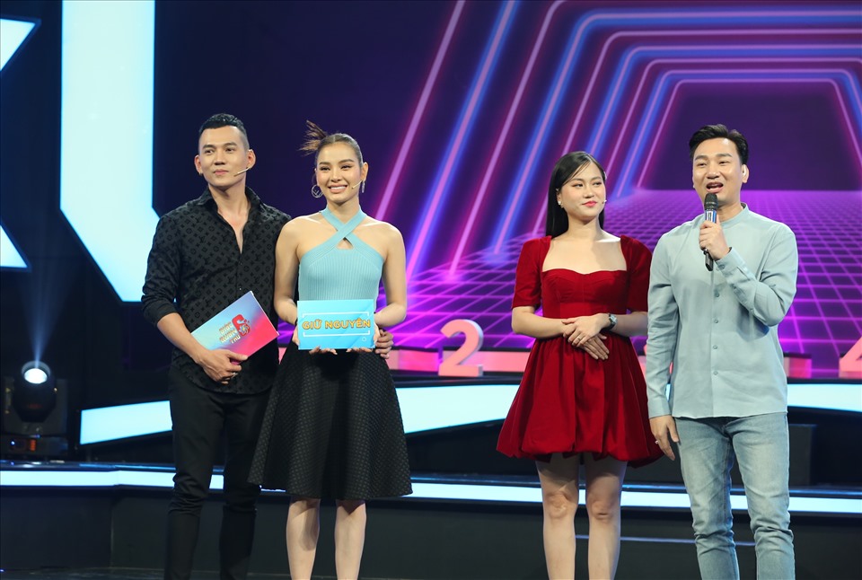 Vợ chồng Phương Trinh Jolie - Lý Bình và bộ đôi MC Lâm Vỹ Dạ, Thành Trung. Ảnh: BTC