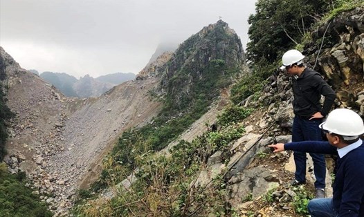 Hơn 32.000m2 rừng phòng hộ tại thành phố Tam Điệp, Ninh Bình bị vùi lấp do Công ty TNHH Duyên Hà khai thác đá. Ảnh: NT