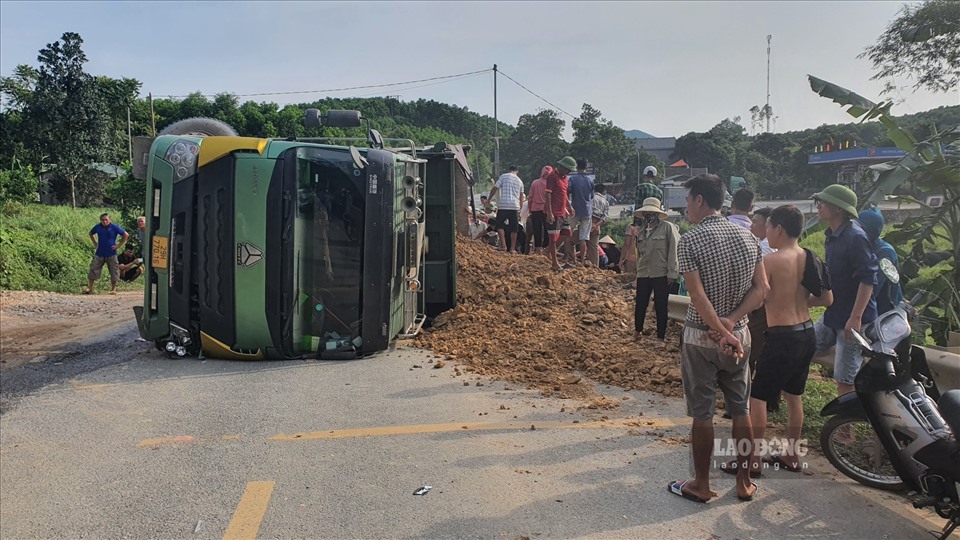 Tai nạn 3 người chết ở Hòa Bình: Công an xác minh nguồn gốc đất trên xe tải