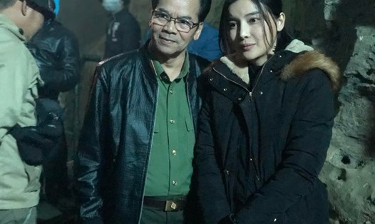 Cao Thái Hà và NSND Trần Nhượng trong một cảnh quay ở "Bão Ngầm". Ảnh: ĐPCC