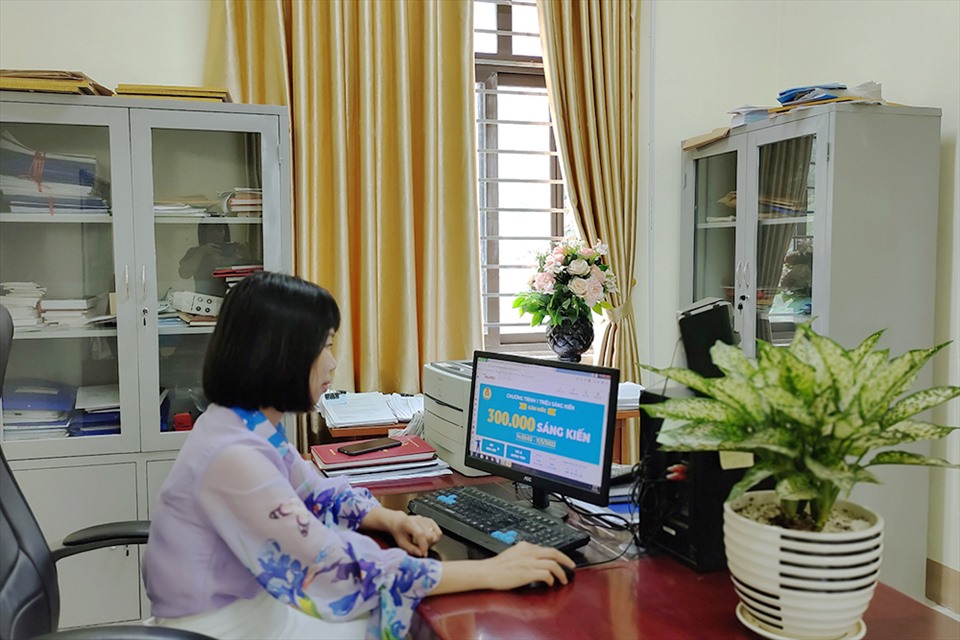 Đoàn viên Công đoàn cơ sở Trường THPT Tân Sơn tích cực tham gia Chương trình “1 triệu sáng kiến - nỗ lực vượt khó, sáng tạo, quyết tâm chiến thắng đại dịch COVID-19”.