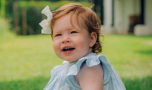 Hoàng tử Harry và Meghan công bố ảnh con gái Lilibet nhân dịp sinh nhật 1 tuổi. Ảnh: Hoàng tử Harry và Meghan