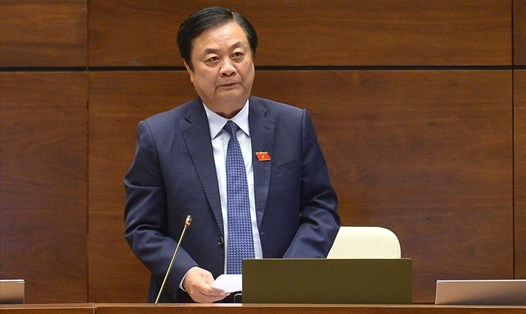 Bộ trưởng Bộ Nông nghiệp và Phát triển nông thôn Lê Minh Hoan trả lời chất vấn trước Quốc hội sáng 8.7. Ảnh: QH