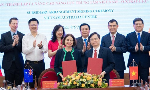 Lễ ký Thỏa thuận Bổ sung dự án “Thành lập và nâng cao năng lực Trung tâm Việt Nam - Australia". Ảnh: ĐSQ Australia