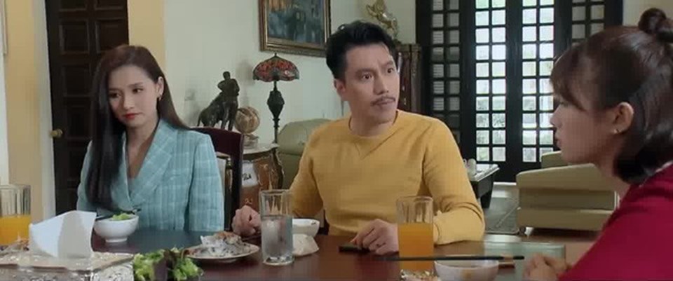 Tình tiết trong "Chồng cũ, vợ cũ, người yêu cũ". Ảnh: NSX. Tình tiết trong "Chồng cũ, vợ cũ, người yêu cũ". Ảnh: NSX.