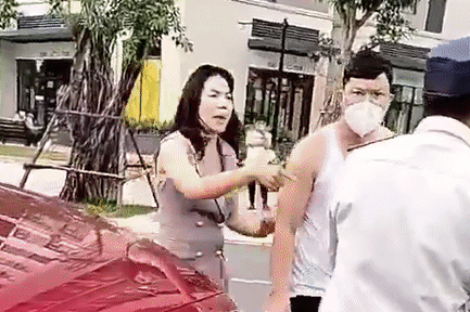 Người phụ nữ ở khu đô thị Hà Nội tát vào mặt bảo vệ khi bị khoá bánh ôtô