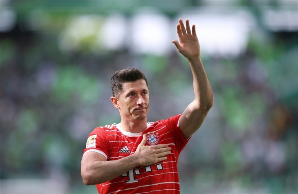 Tin chuyển nhượng ngày 1.7: Bayern từ chối Barca mua Lewandowski lần 3