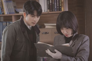 Park Eun Bin, Kang Tae Oh trong phim mới. Ảnh: CMH.