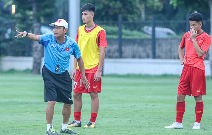 HLV U19 Việt Nam tự tin đội sẽ chơi hay trước U19 Indonesia