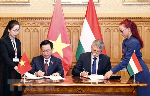 Phát huy vai trò Quốc hội trong thúc đẩy quan hệ Việt Nam với Hungary, Anh
