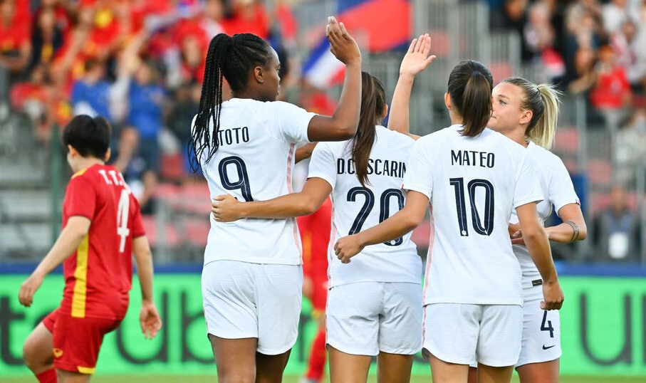 HLV tuyển nữ Pháp nói gì sau chiến thắng 7-0 trước tuyển nữ Việt Nam?