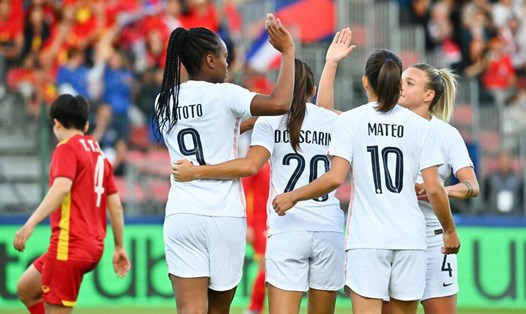 Tuyển Pháp có trận thắng dễ dàng trước tuyển nữ Việt Nam. Ảnh: FFF