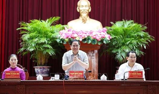 Thủ tướng Phạm Minh Chính tiếp xúc cử tri tại Cần Thơ. Ảnh: TTXVN