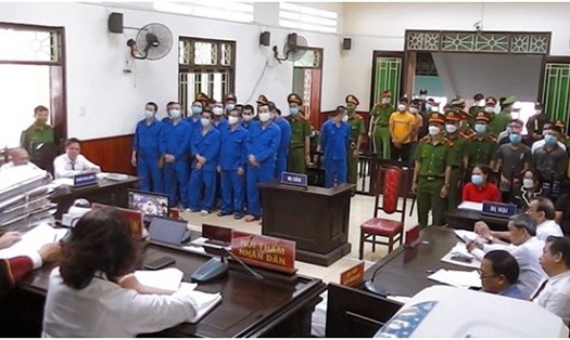 Hai băng nhóm hỗn chiến gây chết người tại phiên tòa xét xử sơ thẩm. Ảnh VKSND Bình Định.