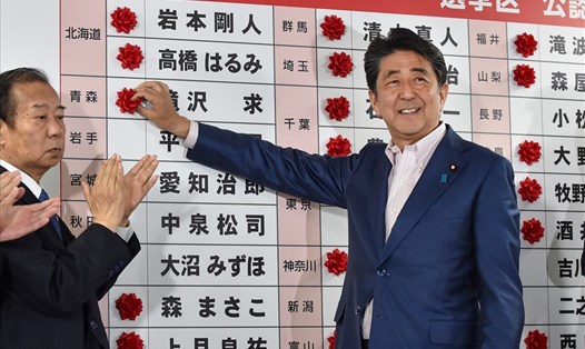 Thủ tướng Nhật Bản và chủ tịch Đảng Dân chủ Tự do (LDP) cầm quyền Abe Shinzo trong cuộc bầu cử Thượng viện ngày 21.7.2019. Ảnh: AFP
