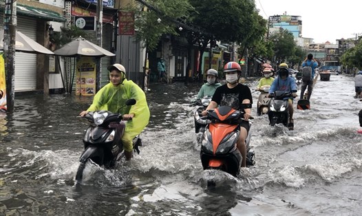 Cảnh báo nguy cơ ngập lụt do mưa lớn tại Trung Bộ, Tây Nguyên và Nam Bộ.
