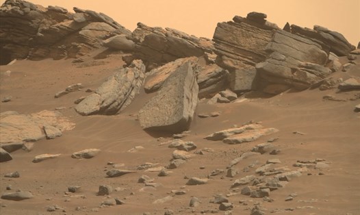Tàu thám hiểm Perseverance của NASA chụp bức ảnh bề mặt sao Hỏa vào tháng 1.2022. Ảnh: NASA