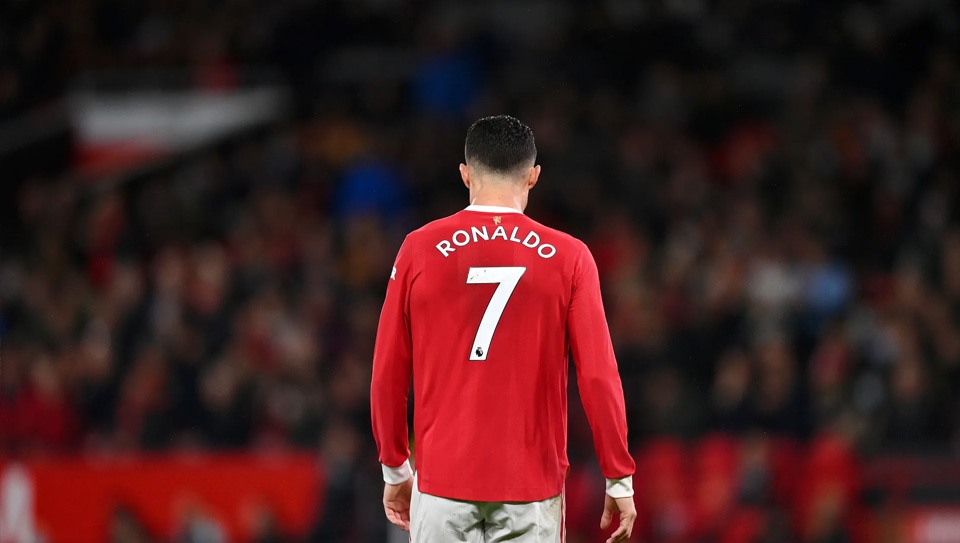 Sagna: "Mọi người đang rất thiếu tôn trọng với Ronaldo!"
