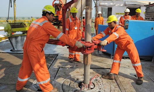 Ấn Độ muốn tăng cổ phần ở dự án dầu khí Sakhalin-1 của Nga. Ảnh: AFP
