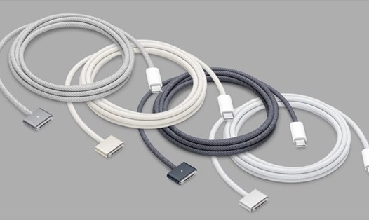 Người dùng MacBook cuối cùng cũng có thể chọn mua dây sạc MagSafe đồng màu với máy tính của mình. Ảnh: Apple