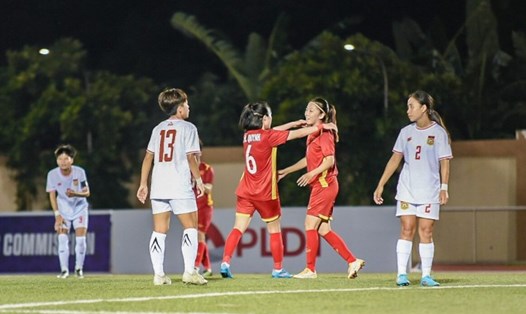 Tuyển nữ Việt Nam đang tạm đứng nhì bảng sau 2 vòng. Ảnh: VFF.