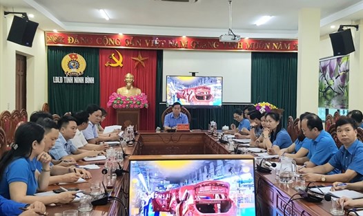 Các đại biểu dự hội nghị Ban Chấp hành LĐLĐ tỉnh Ninh Bình lần thứ 11, nhiệm kỳ 2018 - 2023. Ảnh: NT