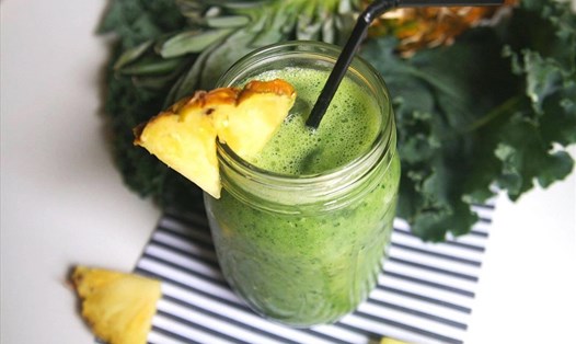 Sinh tố cải kale là một thức uống giúp giảm cân hiệu quả. Ảnh: Pinterest
