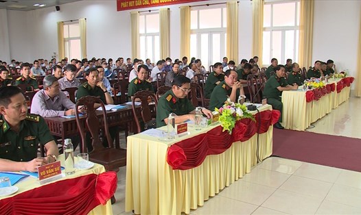 Hơn 200 đại biểu cùng tham gia tập huấn diễn tập khu vực phòng thủ tỉnh Kiên Giang. Ảnh: PV
