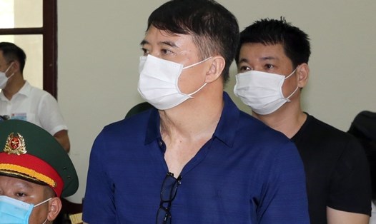 Cựu đại tá Nguyễn Thế Anh phủ nhận quen, nhận tiền của trùm buôn lậu Phan Thanh Hữu. Ảnh: Thông tấn Quân sự